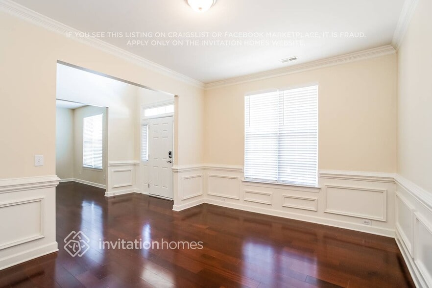 Building Photo - 404 Springwood Dr