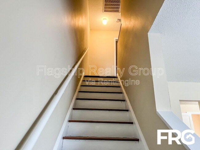 Building Photo - 4229- W Horne Ave