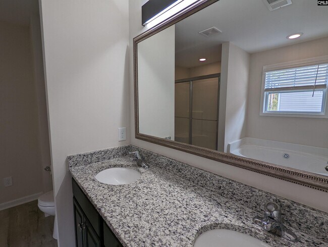 Building Photo - 1033 Colony Creek Ct
