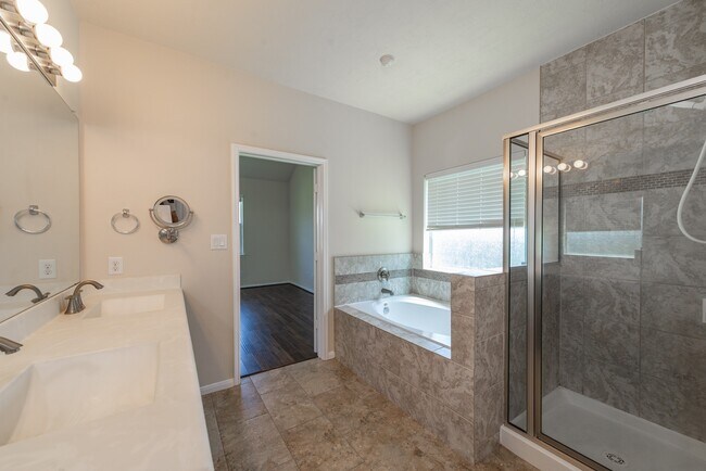 Building Photo - 26302 Fox Ridge Ln