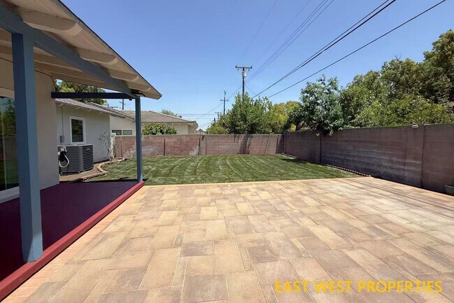 Building Photo - 522 Leda Ln