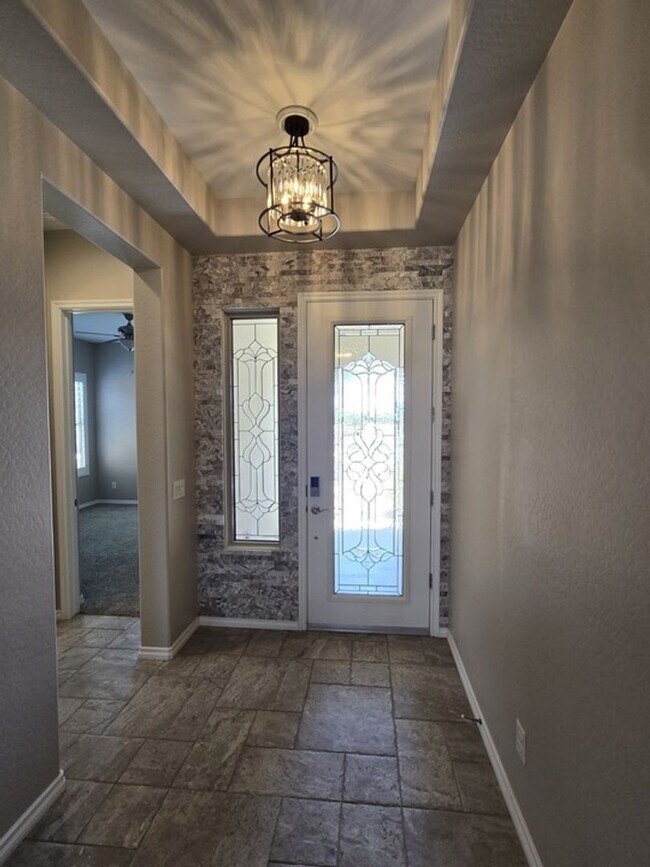 Building Photo - 35532 N Sunset Trail