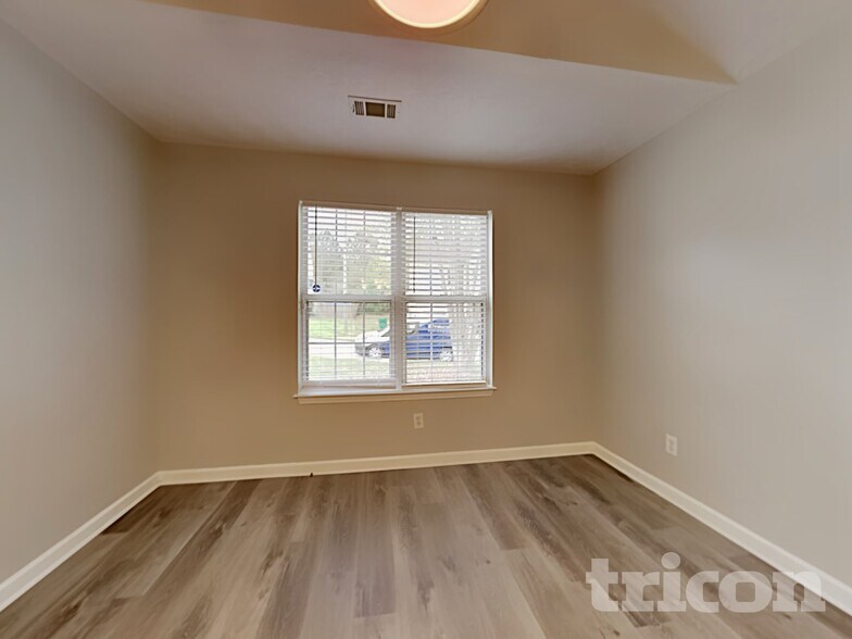 Building Photo - 7020 Setters Way