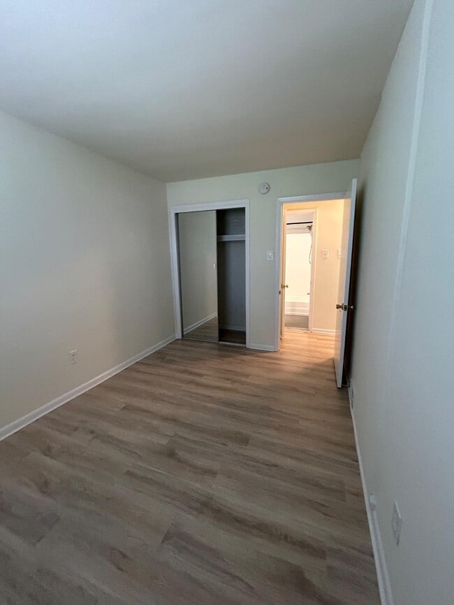 Building Photo - 523 Donna Cir