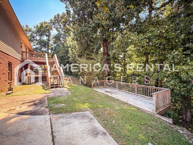 Building Photo - 584 Woodland Ridge Rd