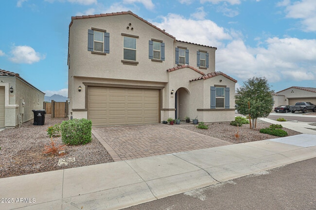 Primary Photo - 509 E Elm Ln