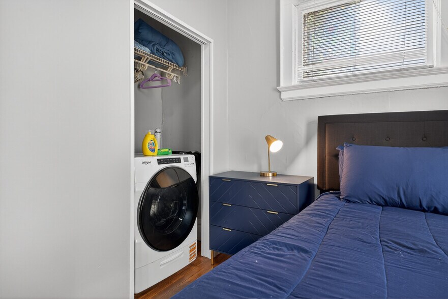 Building Photo - 256 Union Ave SE