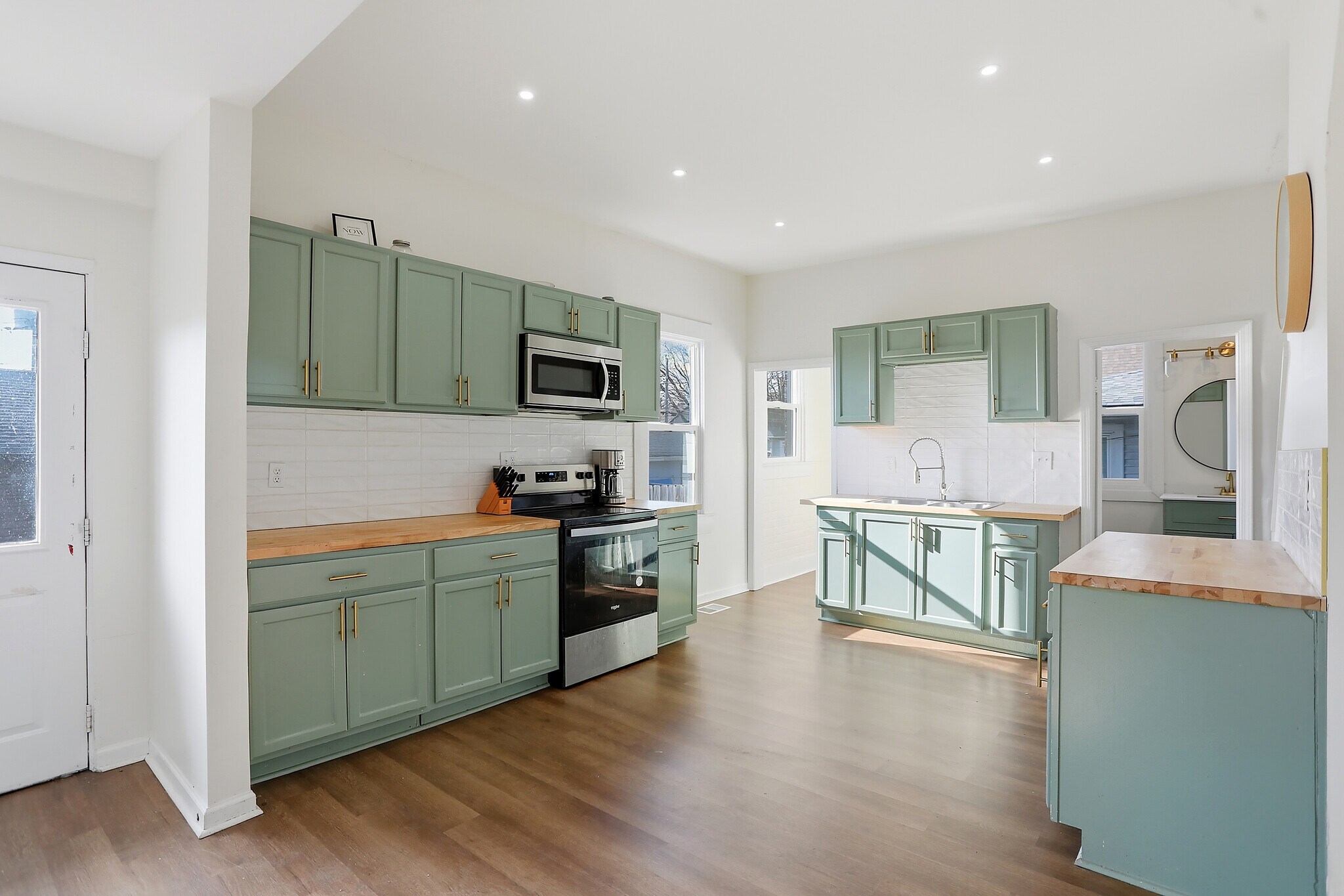 Building Photo - 941 E Raymond St