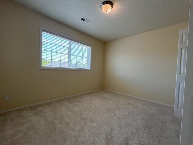 Building Photo - Elegant 5-Bedroom + Bonus Room Home with Modern Upgrades and Serene Outdoor Space