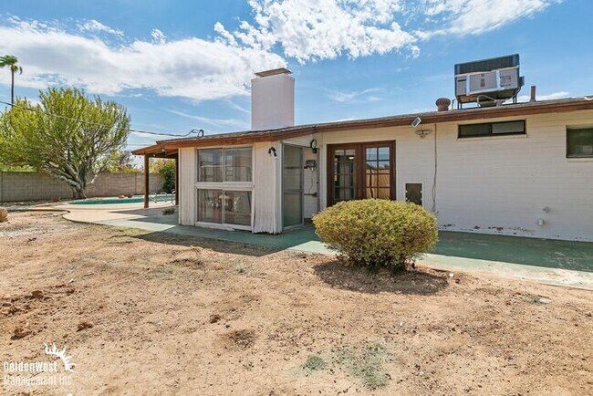Building Photo - Modern 3Bdm 2Ba Meets Classic Charm with Pool