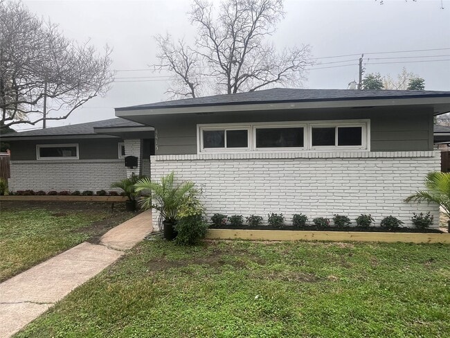 Building Photo - 4415 Merwin St