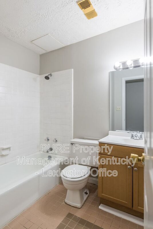 Building Photo - 360 Redding Rd