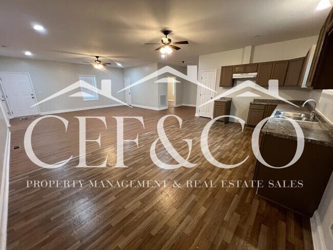 Building Photo - Spacious 3 Bed / 2 Bath Home – District 7, Spartanburg