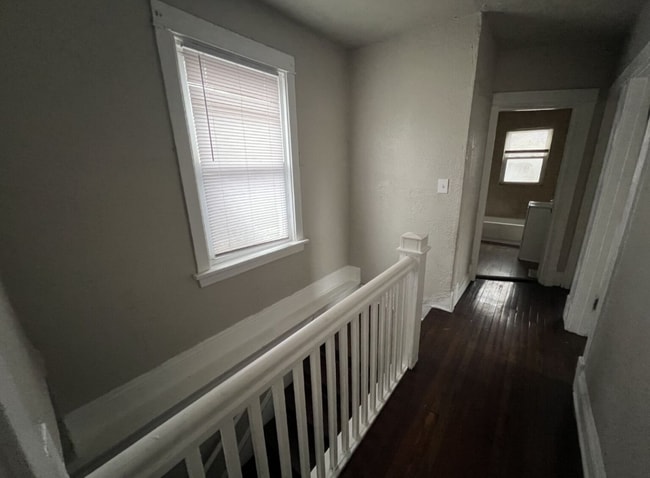 Building Photo - 824 Tyler St