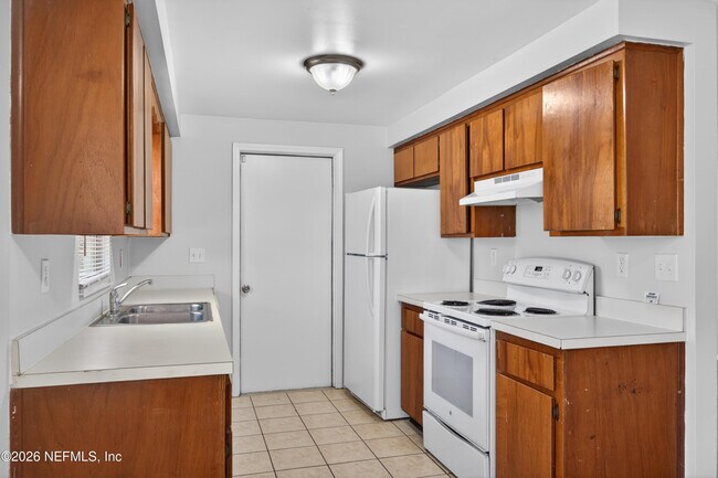 Building Photo - 1675 Mary Beth Dr