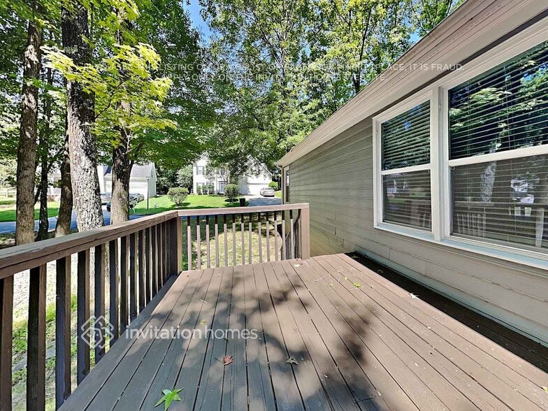 Building Photo - 9947 Davis Lake Pkwy