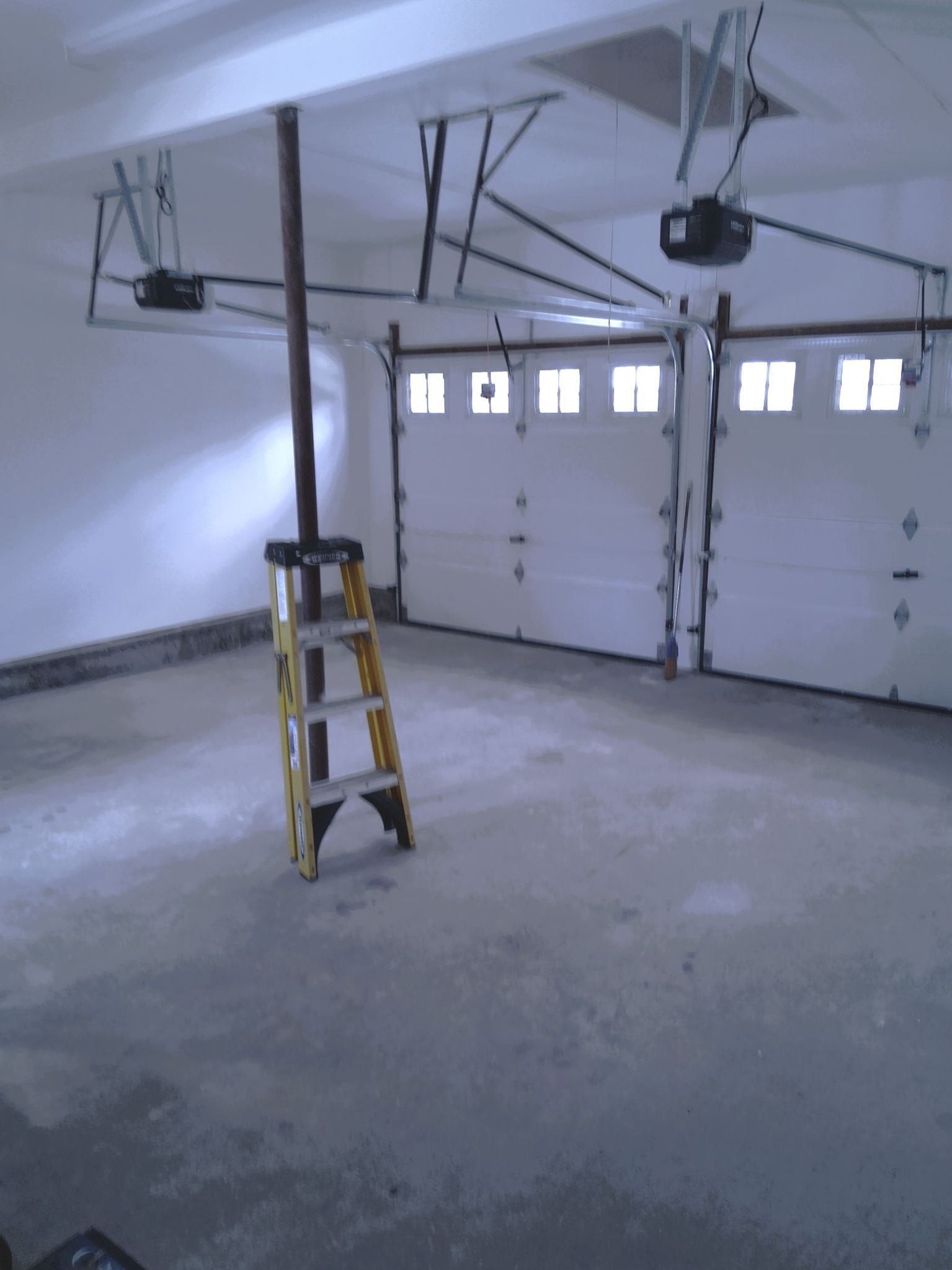 Building Photo - 34 Old East Neck Rd