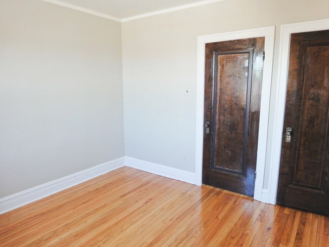 Building Photo - 1941 Grove Ave