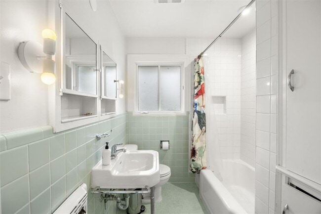 Building Photo - 909 Shelley Ave