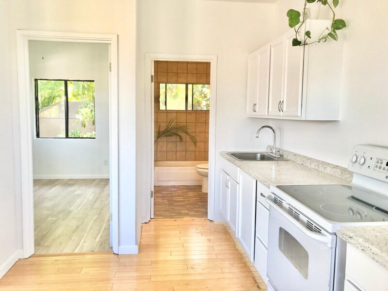 Building Photo - 111 Auhana Rd