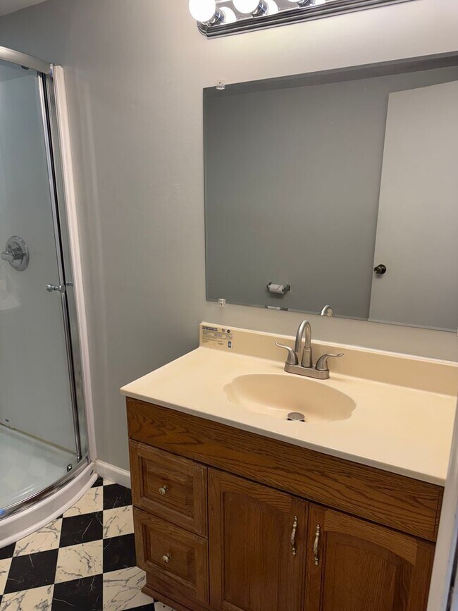 Building Photo - Spacious 4-Bedroom Rural Home on Private Acreage