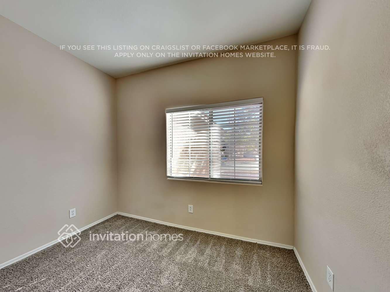 Building Photo - 2424 Carolina Ct