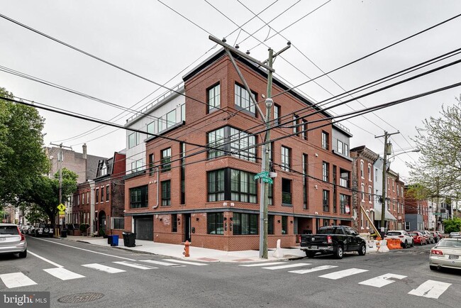 Building Photo - 705 S 19th St