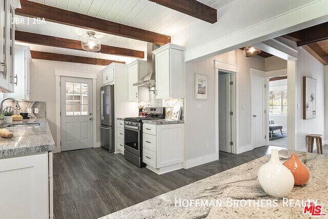 Building Photo - 3908 Las Flores Canyon Rd