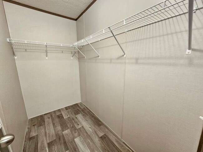 Building Photo - 122 Elm