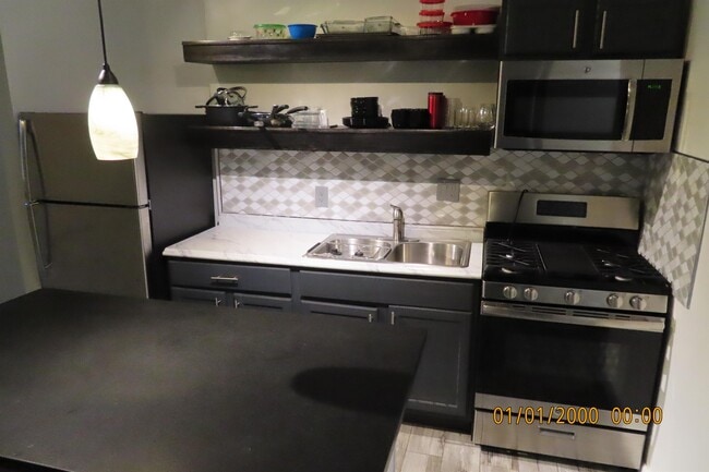 Building Photo - 1620 E Broad St