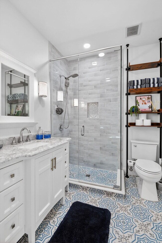 Building Photo - 1511 S Palmway