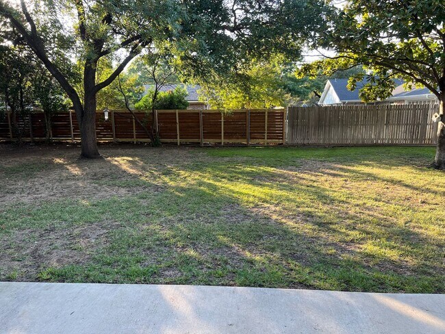 Building Photo - Overton Park home for Lease
