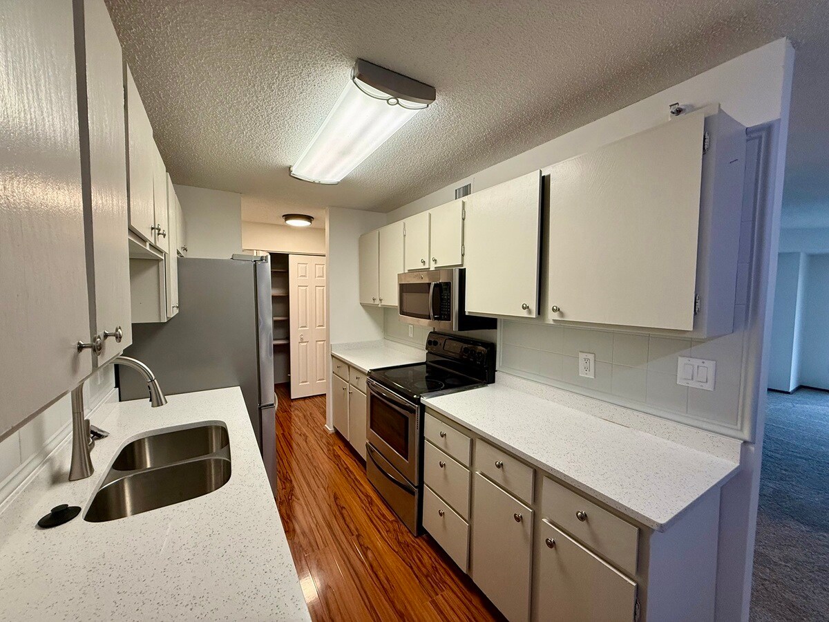 Building Photo - 121 Washington Ave S