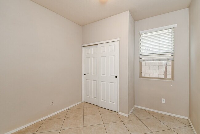 Building Photo - 7205 W Jones Ave