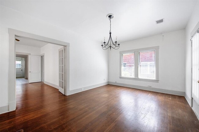 Building Photo - 516 W Pierce St