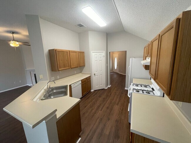 Building Photo - 3625 Cheyenne St