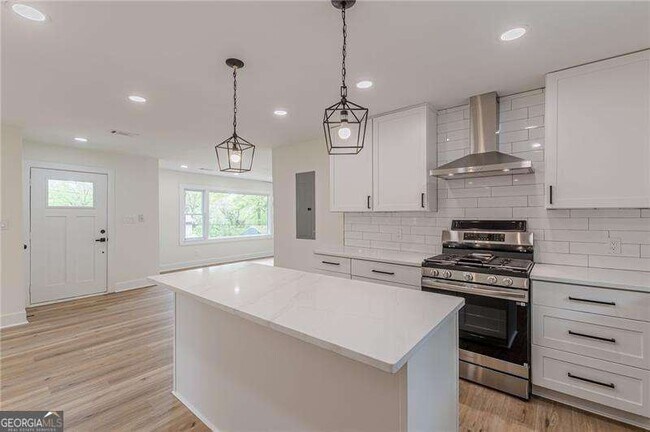 Building Photo - 525 Rosemont Dr