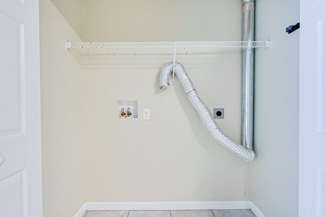 Building Photo - Charming 3-Bedroom Home Just 3 Blocks from the Ocean