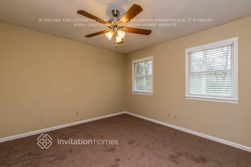 Building Photo - 651 Willow Ridge Dr NE
