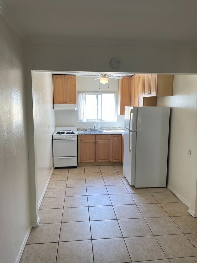Building Photo - Studio in Pacific Beach Apartment Community