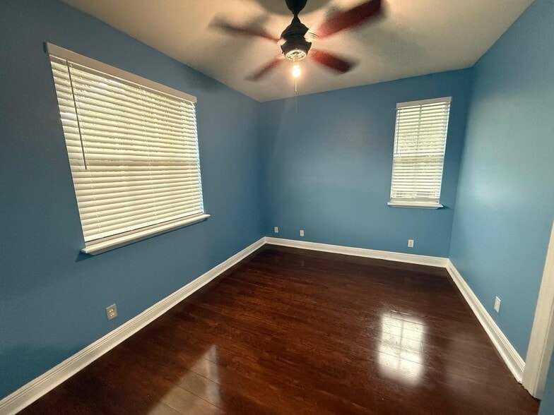 Building Photo - 9981 SW 26th Ct