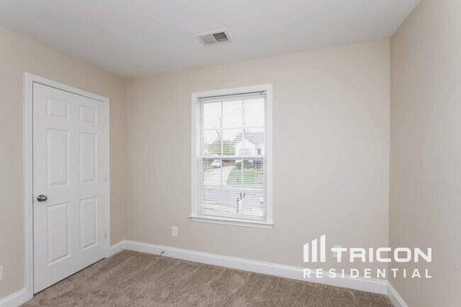 Building Photo - 2457 Terra Dr