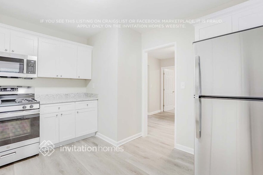 Building Photo - 2716 Lancaster Dr