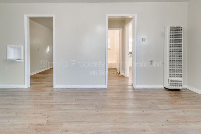 Building Photo - 532 E Indian Dr