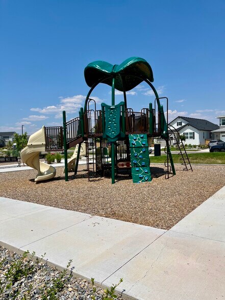 Building Photo - 2645 Sawyer Ln