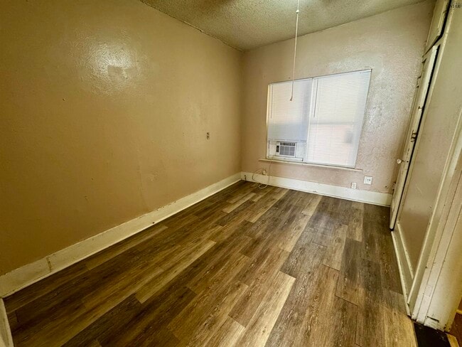 Building Photo - 1205 Austin St