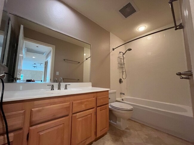 Building Photo - Hampton Court (Mililani Mauka) - Must see!!  3 bedrooms, central A/C, large 1745 sf, 2 story