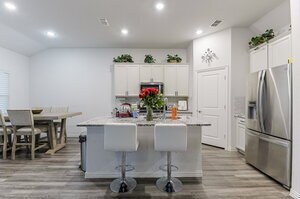 Building Photo - $750 Off First Month’s Rent with 18-Month ...