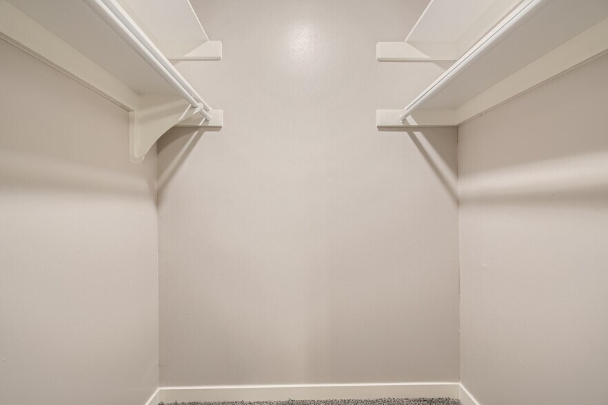 Walk-in Closet - 9375 E 17th Ave