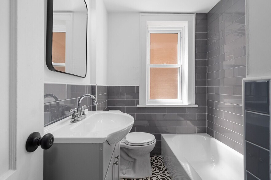 Building Photo - 5206 Nagel Ave